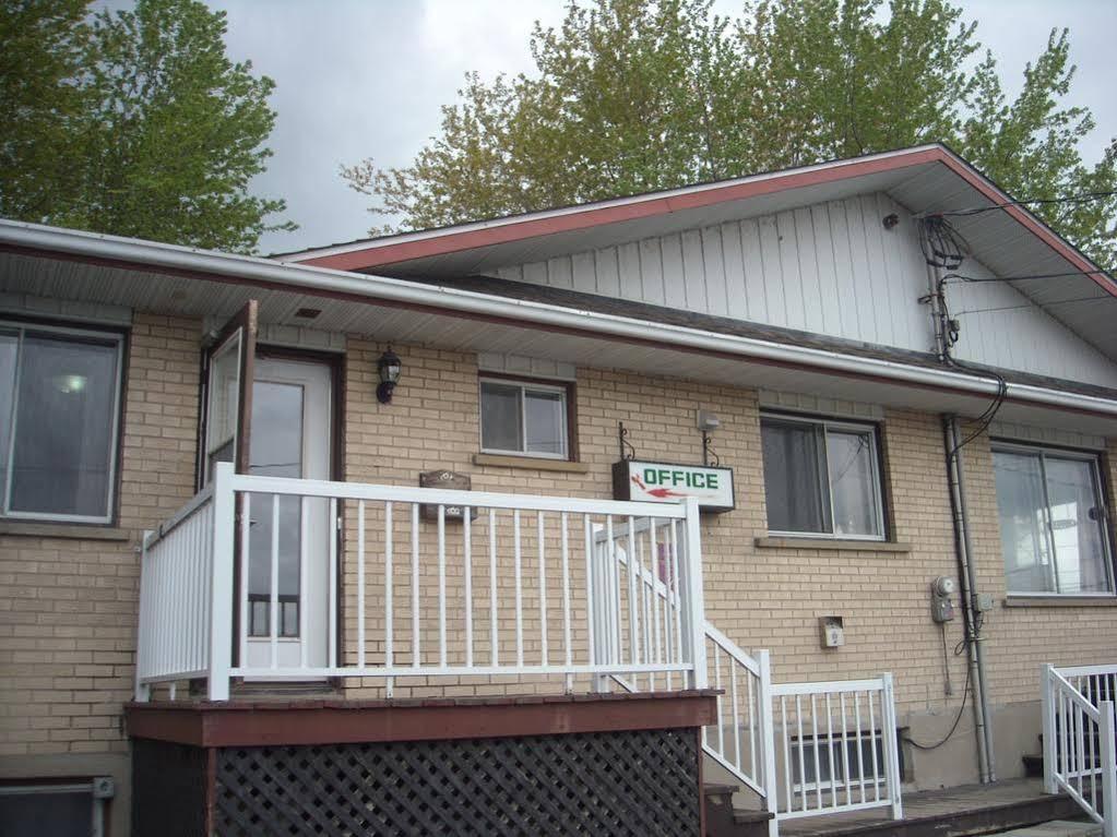Motel Des Erables Coteau-du-Lac Exterior photo